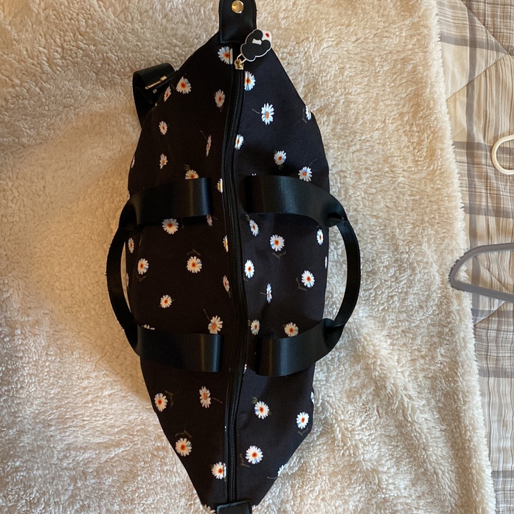 Alice + Olivia Duffel Bag - Picture 4 of 4